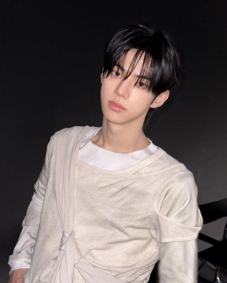 Base umum bisa follow @cornerfess tweet media