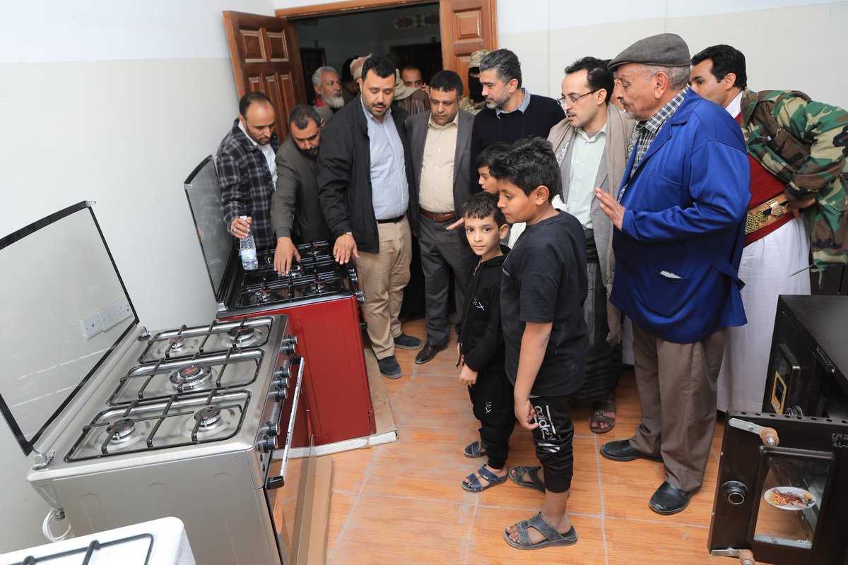 AbdaljparAhmed's tweet image. نحن بحاجة الى منح الثقة للمنتج المحلي 

يوجد في بلادنا صناعة لمختلف أنواع أفران وبوتجازات الطباخة والأدوات المنزلية ومنها الأفران الكبيرة ذات الأبواب الزجاجية

وهذه إحدى العينات من مصنع الحاج محمدالعودي الذي يكافح منذ أربعين سنة ويشتكي من إغراق السوق بالمنتج الخارجي 
..يتبع