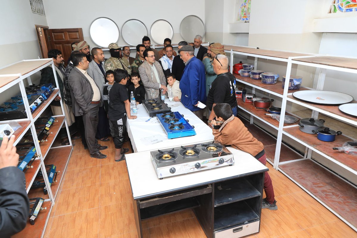 AbdaljparAhmed's tweet image. نحن بحاجة الى منح الثقة للمنتج المحلي 

يوجد في بلادنا صناعة لمختلف أنواع أفران وبوتجازات الطباخة والأدوات المنزلية ومنها الأفران الكبيرة ذات الأبواب الزجاجية

وهذه إحدى العينات من مصنع الحاج محمدالعودي الذي يكافح منذ أربعين سنة ويشتكي من إغراق السوق بالمنتج الخارجي 
..يتبع