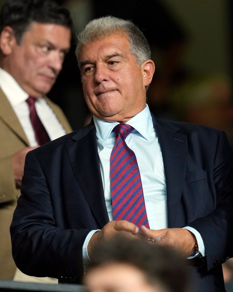 تصريحات بيريز عن برشلونة؟ 

🚨💣لابورتا: أعتقد أنها تصريحات تدلّ على الهوس البرشلوني الذي يعاني منه مدريد. يبدو أنهم يجب أن يتحدثوا عن برشلونة لتبرير لا أعلم ماذا. 

هم حاضرون في كل لحظة في المسار القضائي لقضية نيغريرا، وهم يمدّونها كاللبان لأنهم يعرفون أنه لا يوجد شيء، لكنها