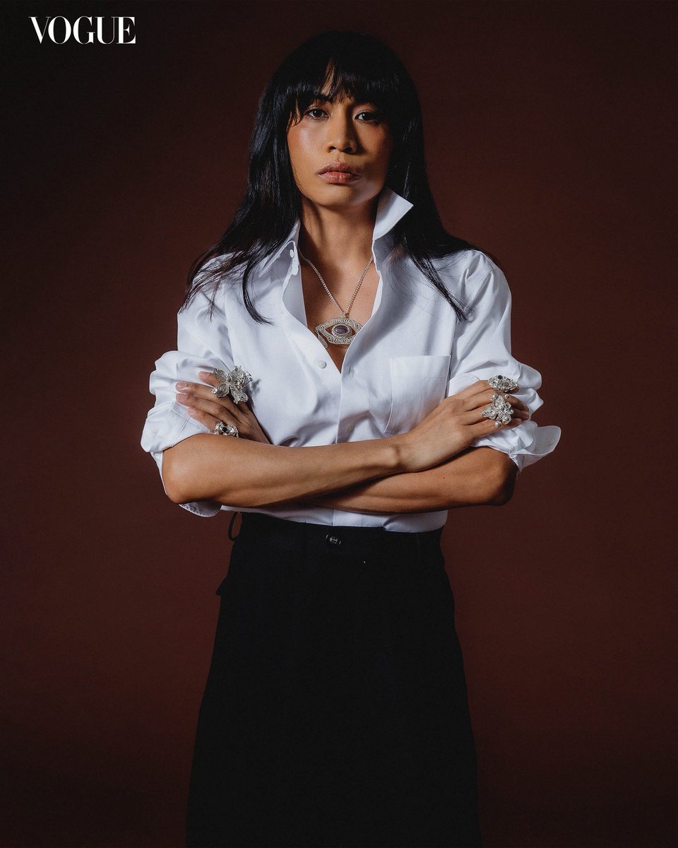 vogueph's tweet photo. #VeejayFloresca, the first Filipino and trans woman to win #ProjectRunway, started out by designing bridal gowns in Manila. Now, she refines her craft in London, San Francisco, Los Angeles, and New York.
Read more here: https://t.co/Lcv65ckcbZ https://t.co/VCuvez7FXp