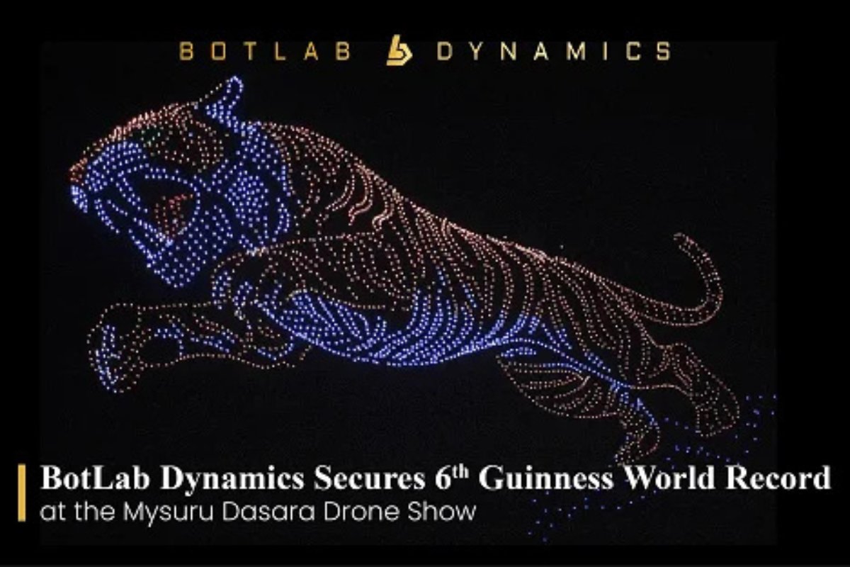 manojnikhil4's tweet image. IIT Startup BotLab Dynamics makes Another Guinness World Record During Mysuru Dasara Drone Show subahtimes.com/botlab-dynamic… via @manojnikhil4 

#BotLabDynamics #GuinnessWorldRecord #MysuruDasara #DroneShow #IndianDroneTech