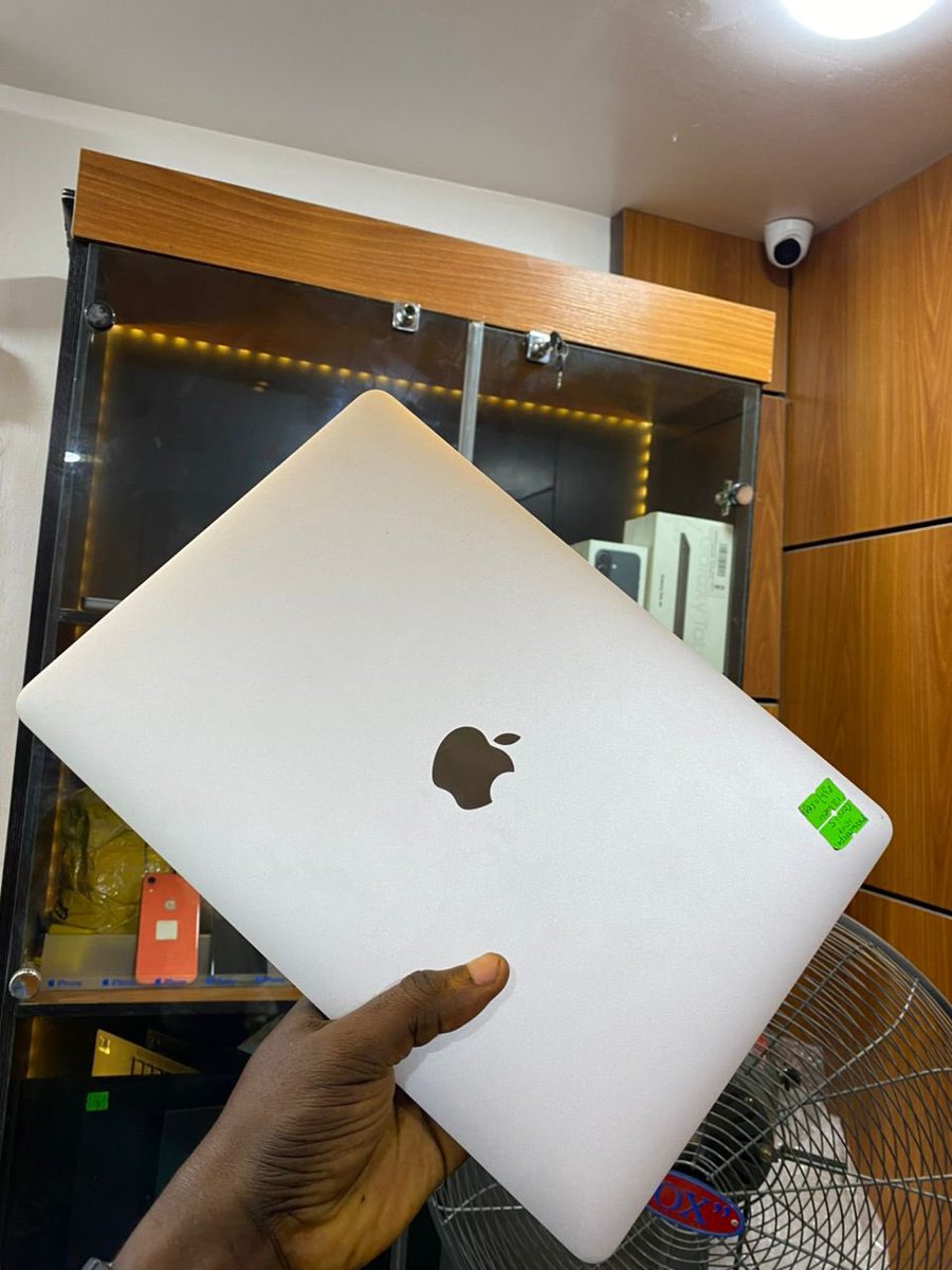 arrakunrin's tweet image. MACBOOK PRO 2017 || TOUCH BAR || INTEL CORE I5 || 256GB SSD/8GB RAM || 13INCHES 
🏷️₦500,000