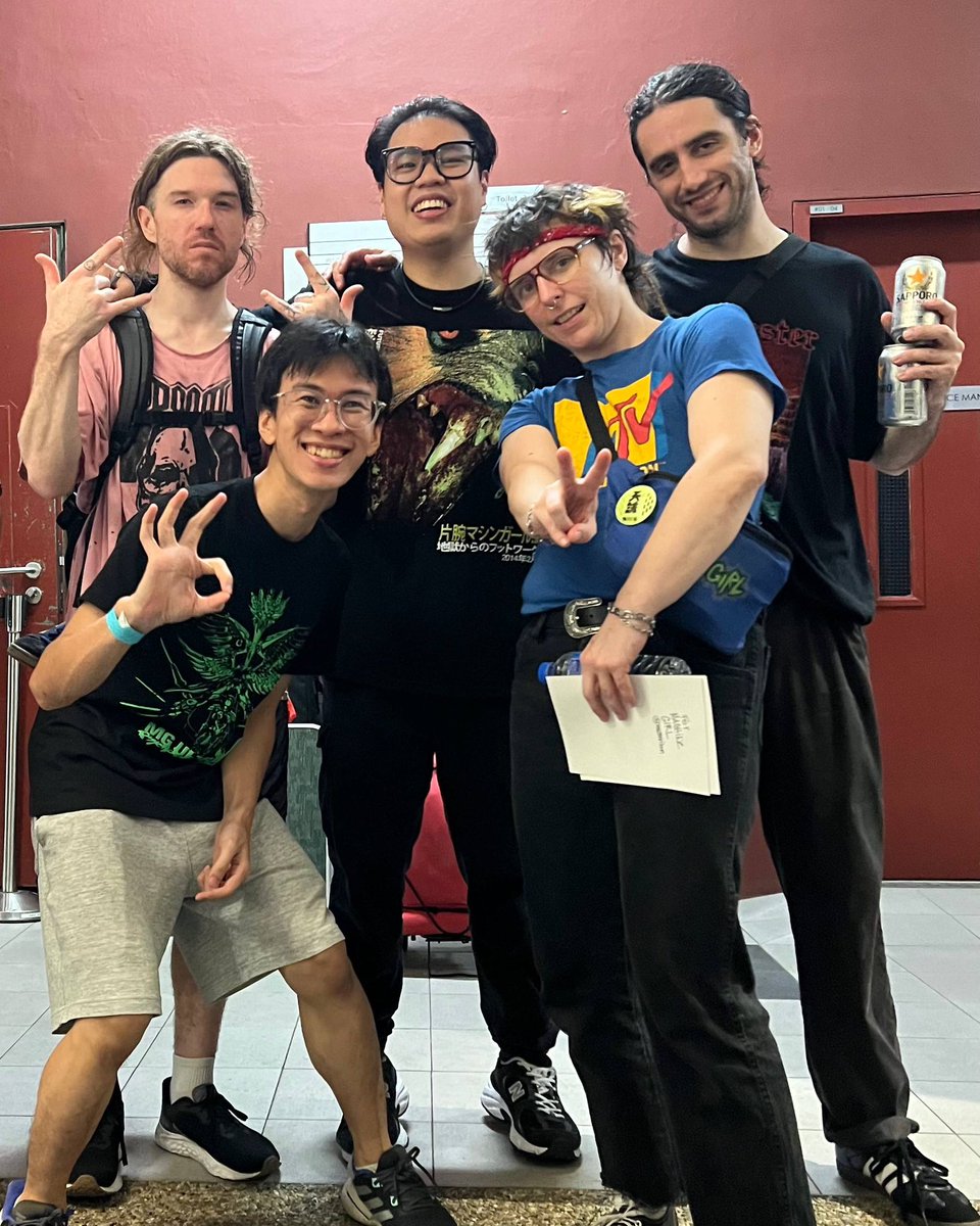 hakiim_m_m_m's tweet image. crazy to have witnessed my biggest musicaI infIuence in person, Iet aIone open for them!!!!!!!!!! thank u machine girl!!!!!!!!!!

aIso finaIIy got to pIay a set with microchip terror!!!!! thank you!!!!!