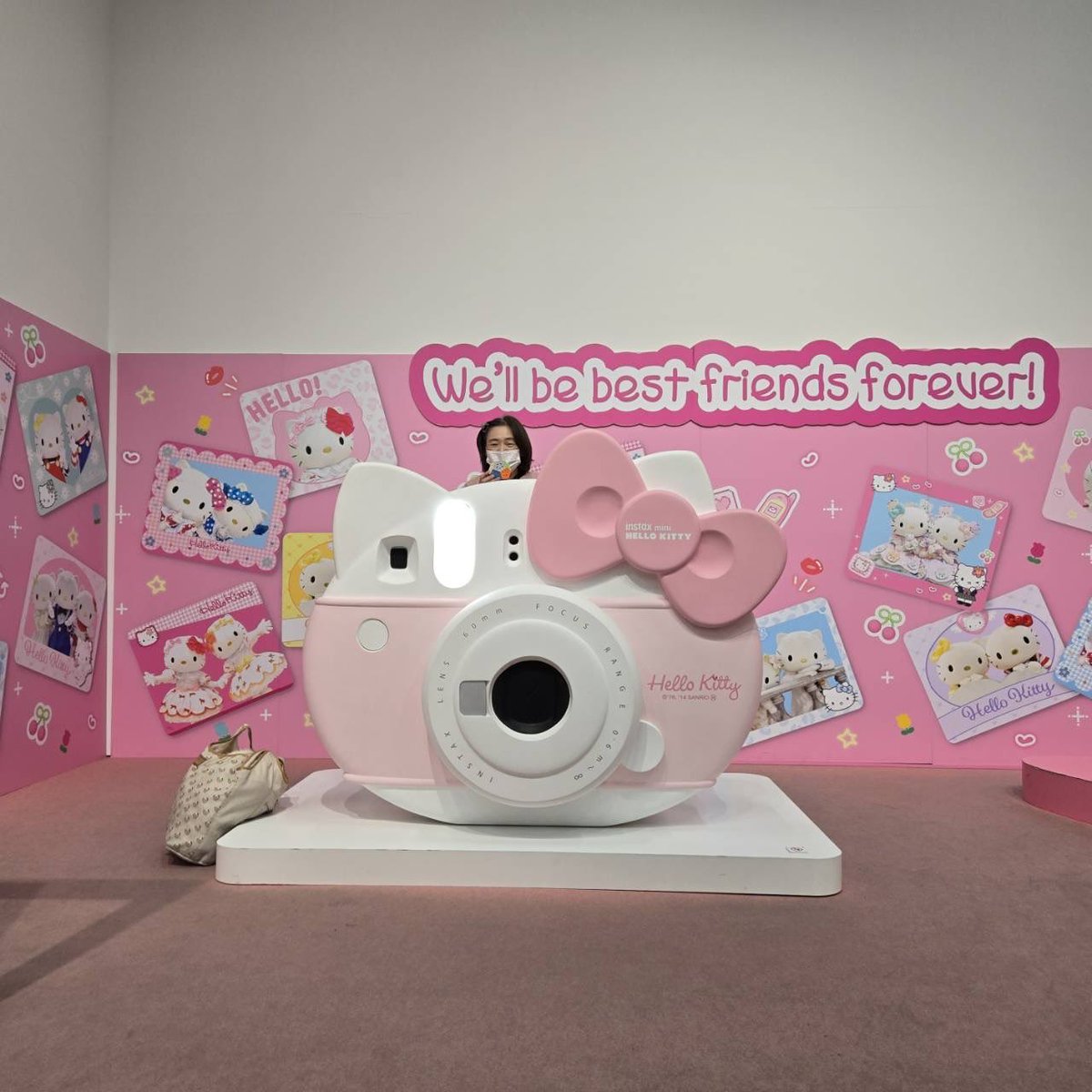 京都京セラ美術館のハローキティ展に行ってきました♪
平日なのにたくさんの人でした

12/7(日)まで‼️