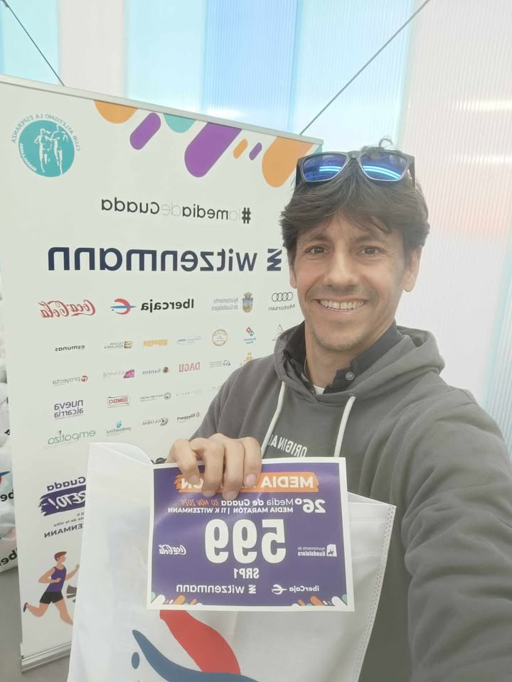 🟦 | COLABORAMOS |

👏 El ganador de uno de los dorsales de nuestros sorteo para la <a href="/lamediadeguada/">Media Maratón Guada y 11kms Witzenmann Española</a>🏃ya se ha pasado a retirarlo.

🍀 ¡Mucha suerte Manuel Navarro Arroyo y a disfrutar de esta bonita aventura deportiva!

#Guadalajara #lamediadeguada #running #carreraspopulares