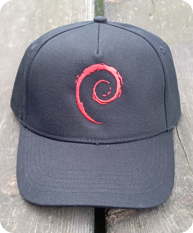 FreeWear.org tweet media