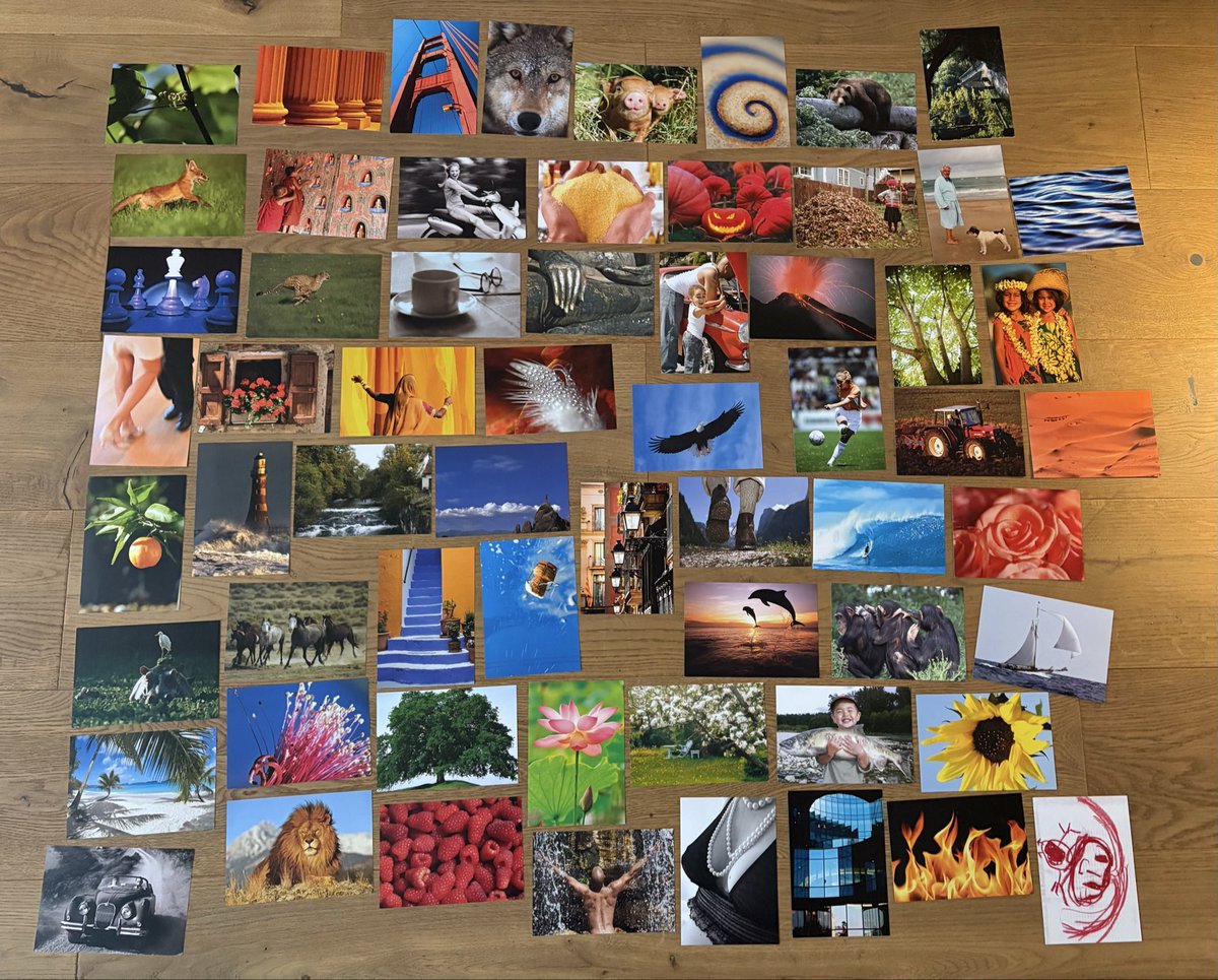 Welche Karte holt dich heute in deiner Stimmung am ehesten ab? 

(Und jetzt bitte nicht alle Männer die vierte von rechts unten). 

Eigentlich ein Set zum Ressourcen aktivieren.