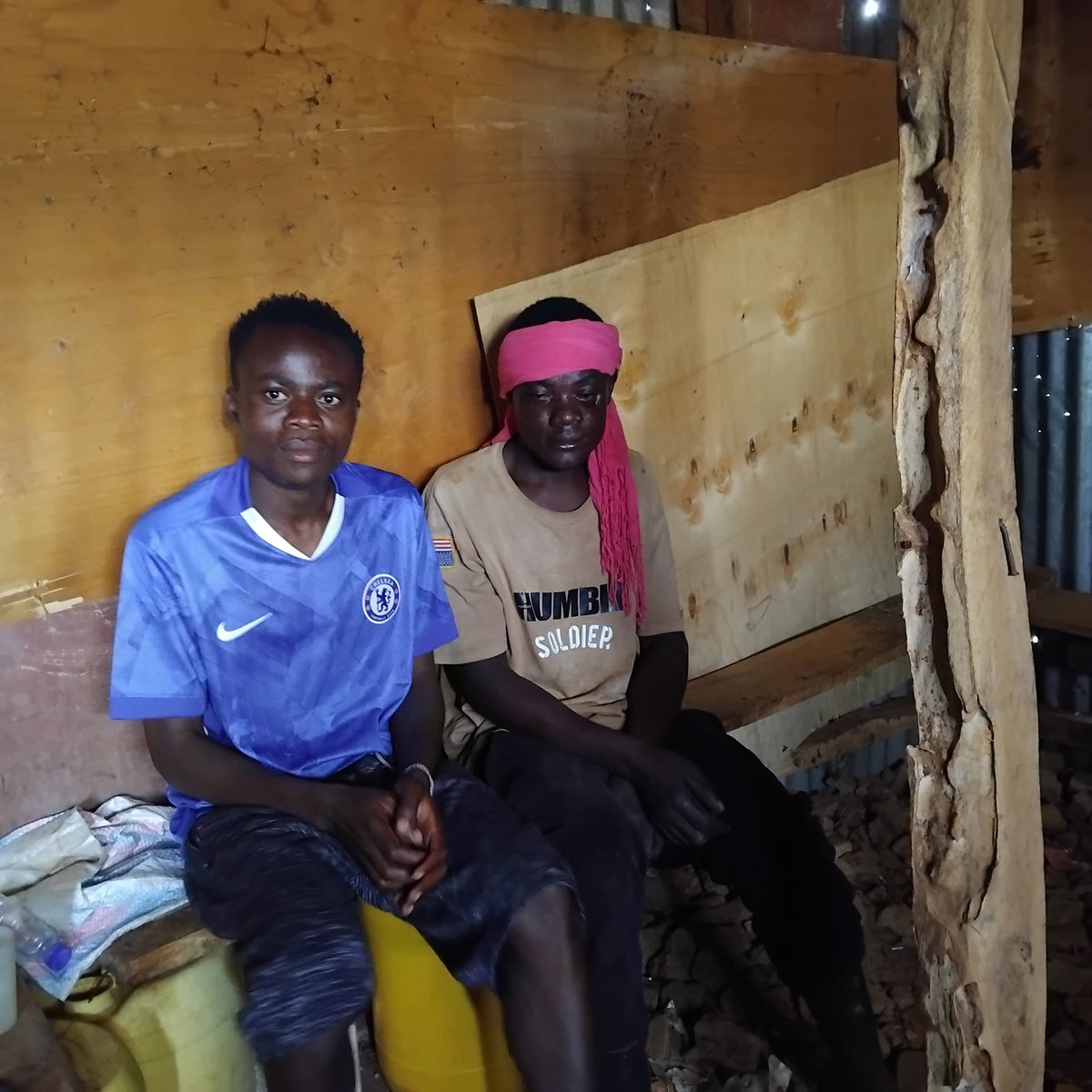 Day 9 ushago; my highcool classmate amenipata akanikaza nimpeleka locals hataki food.