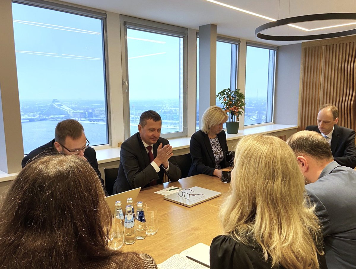 ❗️ Zemkopības ministrs <a href="/ArmandsKrauze/">Armands Krauze</a> rosina veikt izmaiņas normatīvajā regulējumā godīgas konkurences nodrošināšanai visiem dabas resursu veidiem. Koksne nedrīkst būt izņēmums. zm.gov.lv/lv/jaunums/zem…