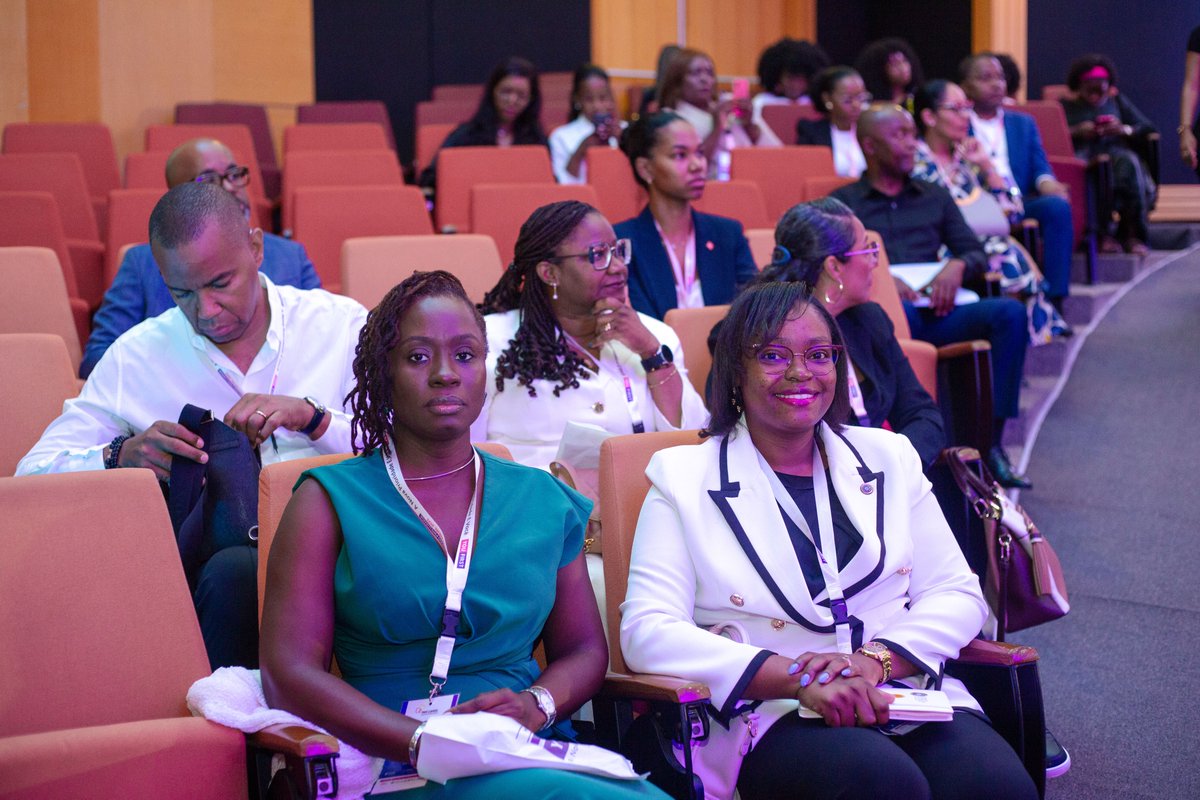 cmc_ao's tweet image. A CMC, representada pela Administradora Executiva Dra. Edna Mascarenhas, participou no 4.º Evento Anual da PWN Luanda, na ENAPP, sob o tema “You First”, reforçando o compromisso da CMC com a liderança feminina, inclusão e bem-estar no sector financeiro.

#Angola #CMC #PWN