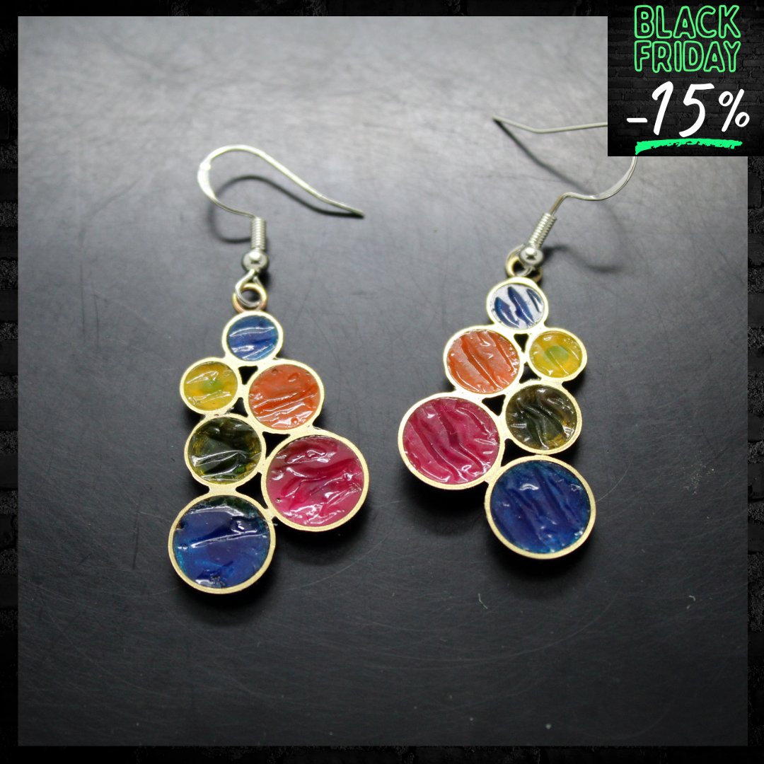 🍭 Llena de dulzura y color cada momento de tu vida

#Pendientes de latón y plata 925 "Caramelos" 🍬

📣 15% de DESCUENTO por #Blackfriday‼️

👉 plataica.com/products/pendi…

#brassjewelry #handmade #joyeríaartesanal #freeshipping #ArtisanJewelry #repostería