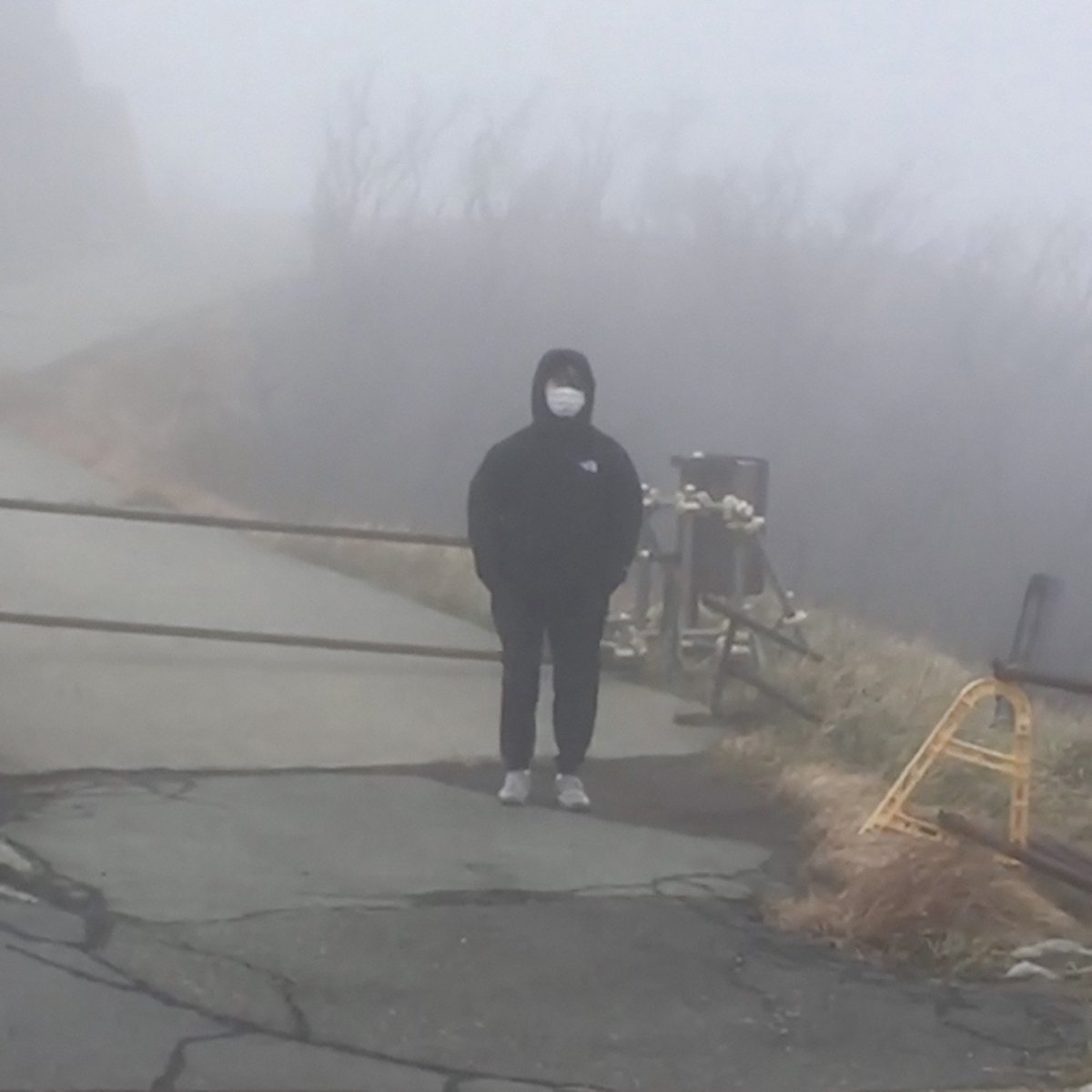 大西 晃生

東京を拠点に勢力的に活動されている大西さん👩‍🎨
影が立ち上がったような立体的な人型の作品や、ツタが絡まる廃墟のような無機物と有機物の融合したような作品がカッコいい！当日はどんなパフォーマンスをされるのか楽しみです🎨
instagram.com/chibakeru
協力：GALLERY KTO