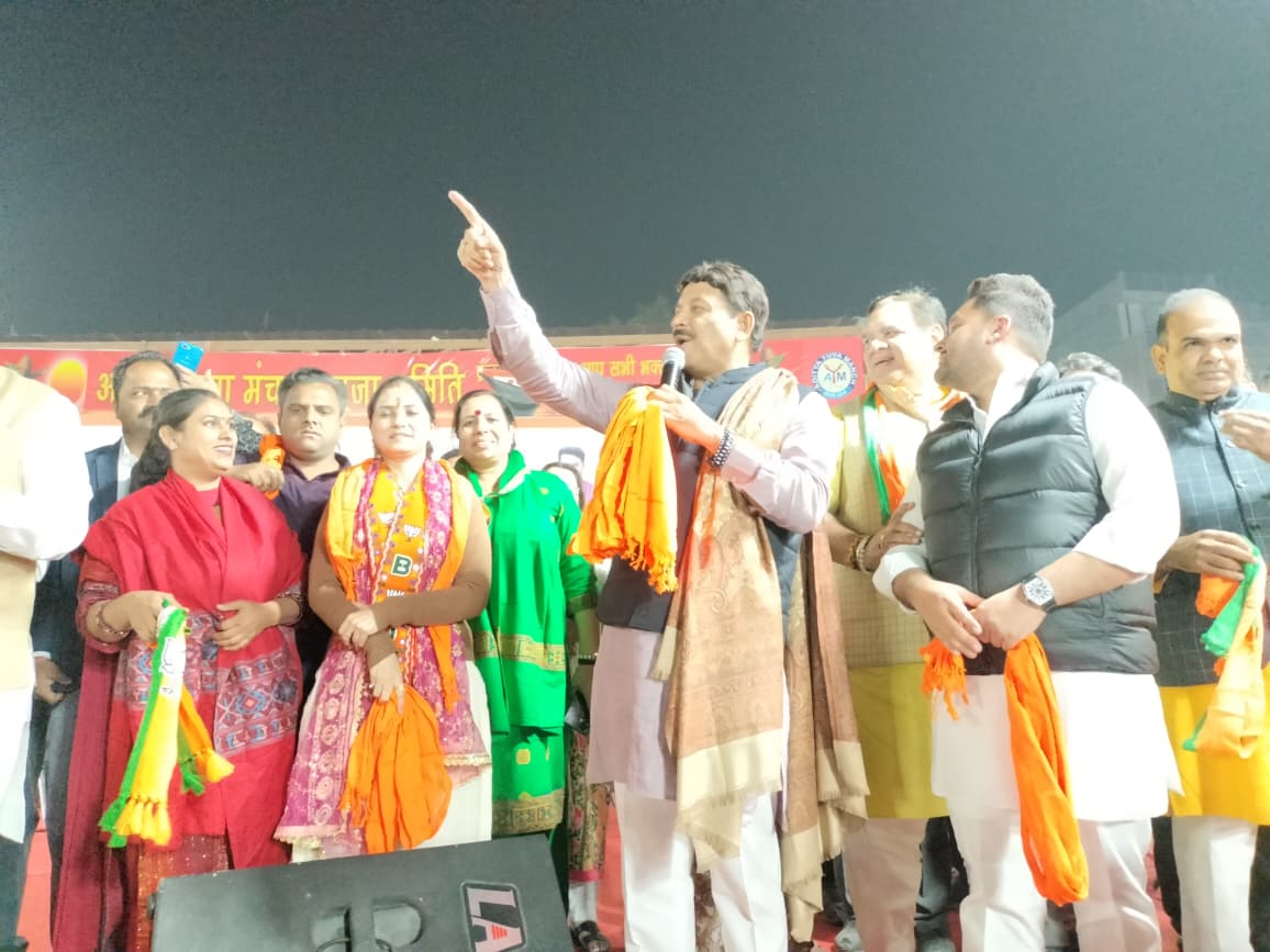 नारायणा वार्ड उप चुनाव में कल माननीय सांसद श्री मनोज तिवारी जी की विशाल जनसभा का संयोजन एवं संचालन किया । नारायणा की जनता के उत्साह से ये निश्चित है कि भाजपा और डॉ चंद्रकांता शिवानी भारी मतों से विजयी होगी । 
<a href="/PavanRanaRSS/">Pavan Rana</a>