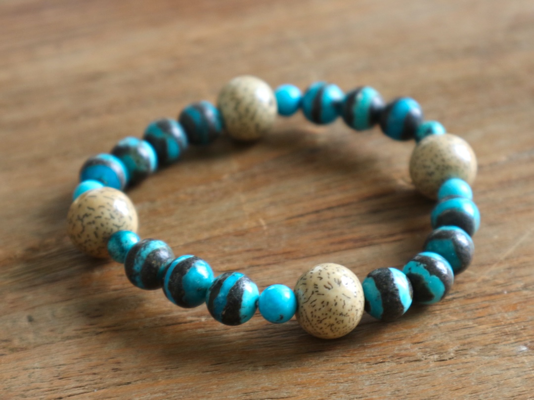新着お知らせ🌳
「ガイア」ブレス　ターコイズ＆銅・菩提樹（内径16cm）
 sekaiju.earth/product-page/b… 

＃天然石　＃天然石アクセサリー　＃ブレスレット
＃ターコイズ　＃スリーピングビューティ