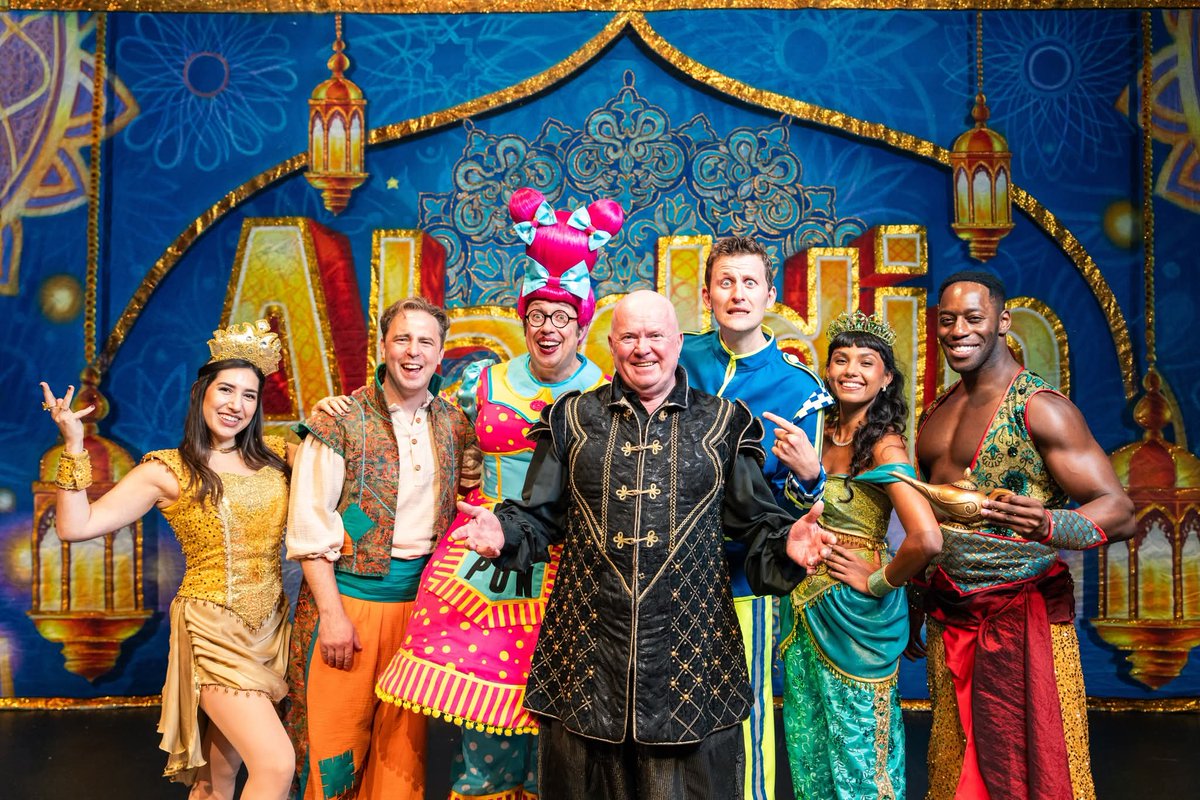 1 week to go till pantomime starts at <a href="/albanarena/">The Alban Arena</a> for <a href="/EvolutionProdUK/">Evolution Productions</a>  😁