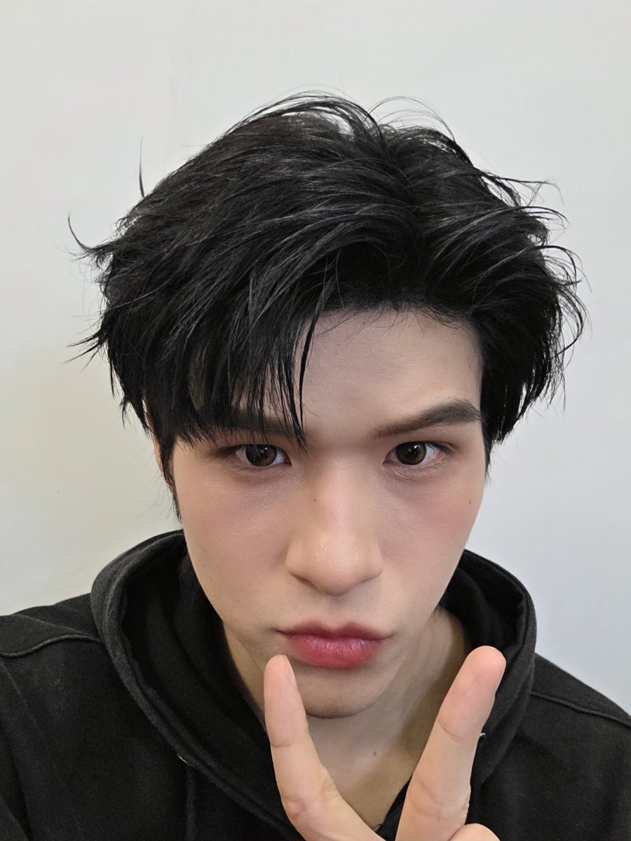 skywongraveee's tweet photo. ขอบคุณที่มาหาพวกเราสี่คนตั้งแต่งานโออิชิเมื่อวาน แล้วก็สกายวันนี้ที่ ajinomoto นะครับ อากาศดีเว่อ ทุกคนไม่ร้อนแล้ว เย้ รึเปล่า อากาศเปลี่ยนดูแลสุขภาพกันด้วย🤍 https://t.co/usUSaPnQ0A