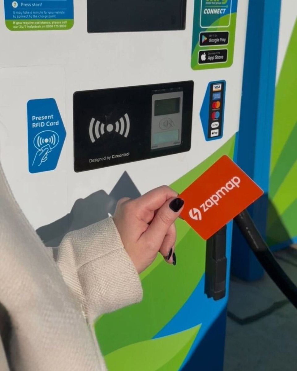 zap_map's tweet image. 🛣️Not far from junction 17 of the M4 there&apos;s a handy hub of @mfgevpower chargers, where you can grab a quick @CostaCoffee while you top up on range.
💳With a Zapmap charging card, paying and plugging in takes no time at all. 
Get your charging card now⤵️
bit.ly/4oaGEX0