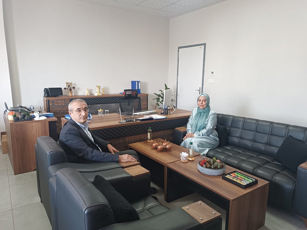 Bugün Kahta Sosyal Hizmetler Merkezi Müdürü Suphi Yılancı ve Kahta SYDV Müdürü Şenel Gökay’ı ziyaret ettim.

Sosyal yardımlar ve hizmetler üzerine verimli bir istişare gerçekleştirdik.

Şehrimize ve milletimize dokunan çalışmalarından dolayı teşekkür ediyor, görevlerinde