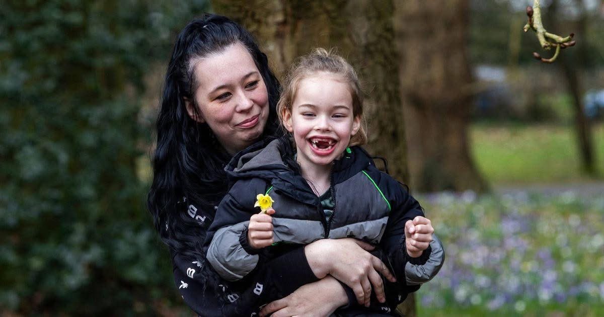 LeilaniDowding's tweet image. Fucking piss take. The dad can’t work coz of “mental health” They get £1900 in benefits which will increase to £2770

Lisa White, a 31-year-old stay-at-home mum, has estimated she will receive an additional £900 per month in benefits after the two-child benefit cap was abolished…