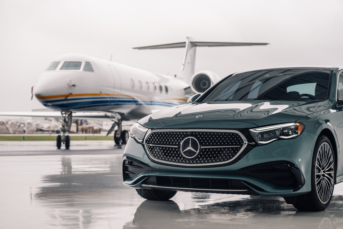 MercedesBenzInd's tweet image. First class begins long before the gate. 
The Mercedes-Benz E-Class. 

#EClass #MercedesBenzIndia