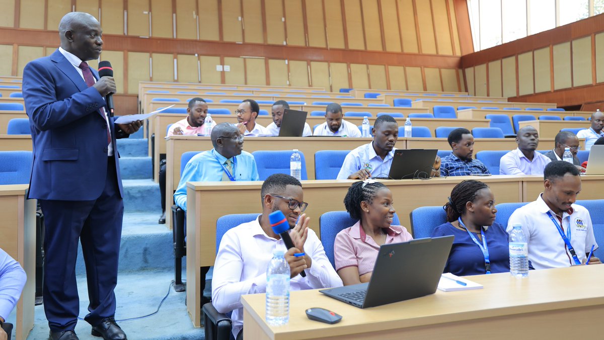 Mramooti0's tweet image. &quot;When drawing a sampling frame, it should have a variable of interest. Without a good frame, your findings can never be comparable.&quot;, Dr Ssennono says.
If the sampling process is faulted, the results can never be trusted; the future of statistics lies on the robust methodology.