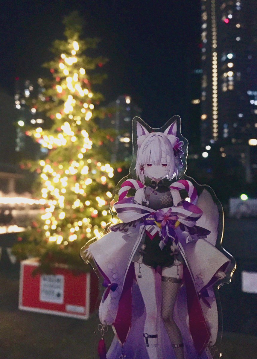 今週の労働戦線も乗り切ったので軽くツキちゃんとぶらぶら。あちこちに