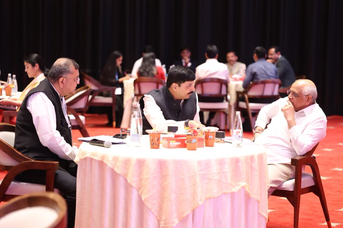 Bhupendrapbjp's tweet image. ધરમપુર ખાતે ચિંતન શિબિરના બીજા દિવસે જુદા જુદા ગ્રુપ ડિસ્કશન્સમાં સહભાગી થવાનો અવસર ખૂબ માહિતીપ્રદ બની રહ્યો. 

પોષણ અને જાહેર આરોગ્ય, રિન્યુએબલ એનર્જી અને ગ્રીન ઈકોનોમી,જાહેર સલામતી, સર્વિસ સેક્ટરનો વિકાસ, માનવ સંસાધન વિકાસ, કેપેસિટી બિલ્ડીંગ, વ્યક્તિગત કામગીરીનું મૂલ્યાંકન, સતત…