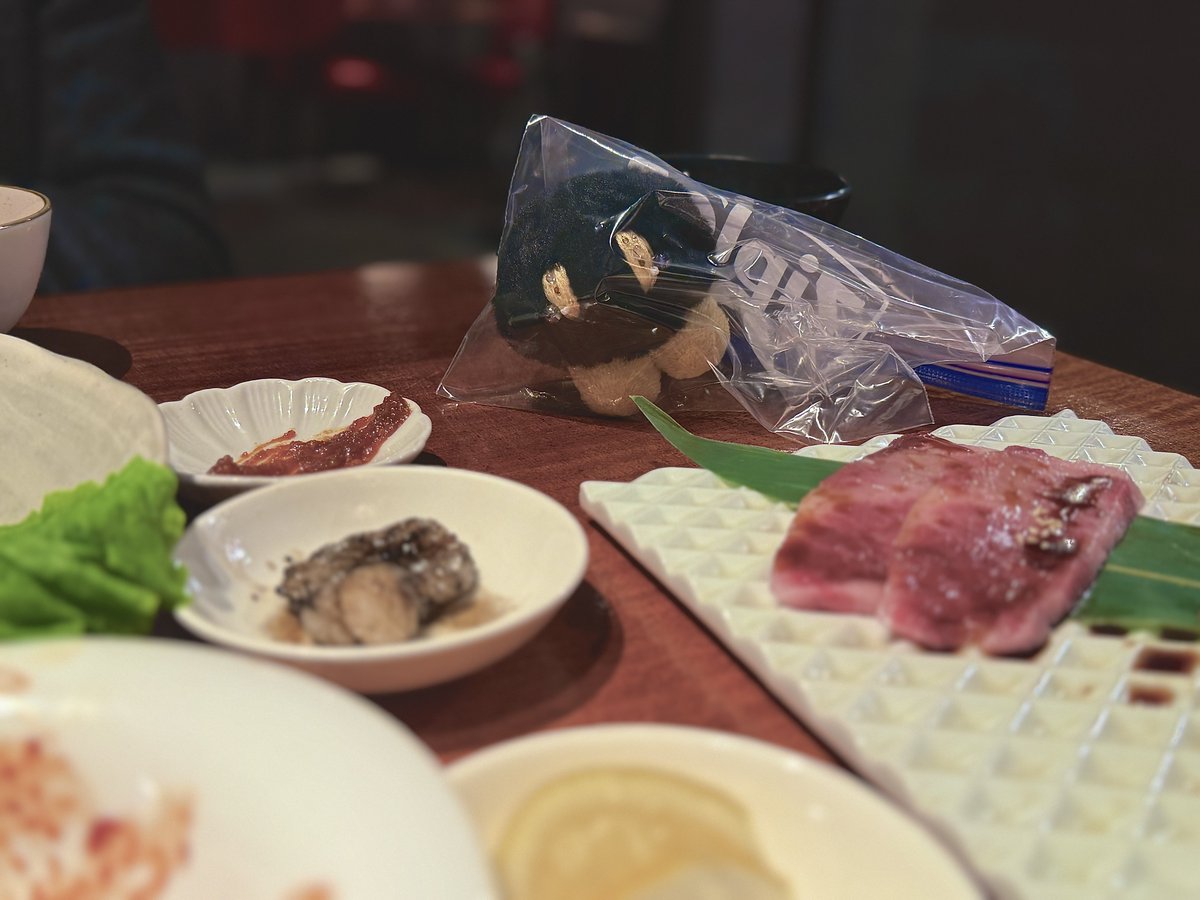 うにちゃま、はじめての焼肉。