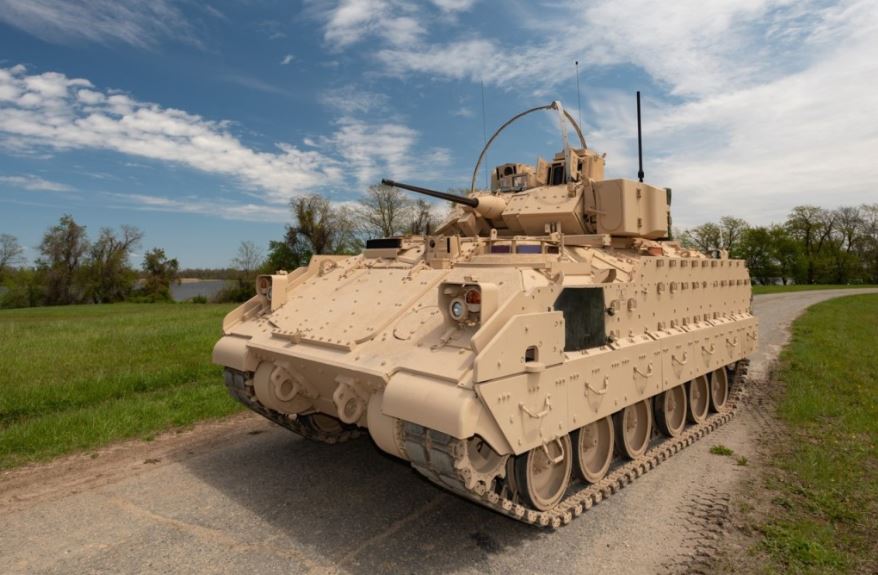 DefenseMirror's tweet photo. BAE Systems Receives $390M to Produce Additional Bradley A4s for the U.S. Army::
https://t.co/6vi0WThdAN
#USArmy #BAESystems #ArmoredVehicles #BradleyA4 #IFVs https://t.co/P2CI2uQfQv