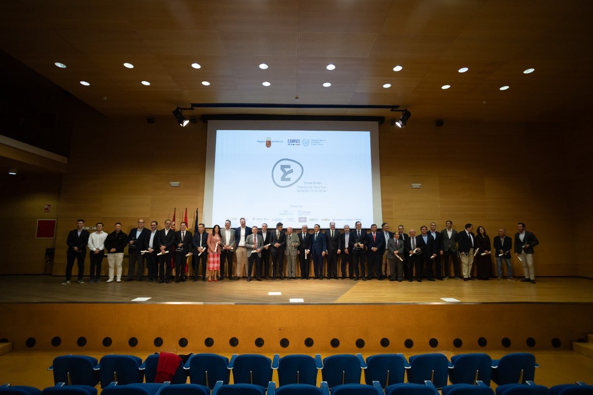 Reivindicamos el papel esencial de las #infraestructuras para la sociedad

<a href="/JorgeGMontoro/">Jorge García Montoro</a>  afirma, durante la clausura del acto de entrega de los III Premios de Obra Civil, que el Gobierno regional continuará impulsando #proyectos estratégicos que mejoren la calidad de #vida de