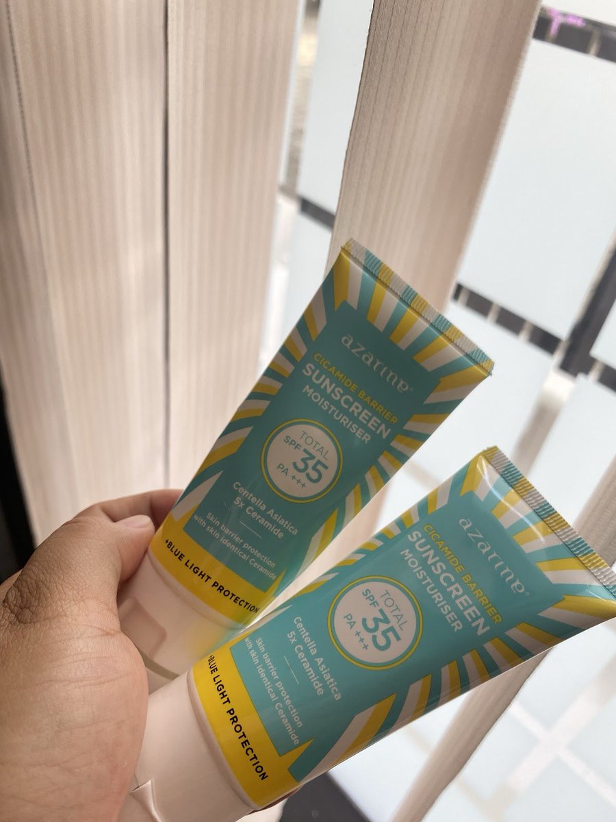 twitnyapimma's tweet photo. Inget banget dulu tuh struggle pas milih sunscreen karena susah nemu yang cocok, dan setelah banyak trial and error akhirnya nemu yg enakeun salah satunya Azarine Barrier Cicamide Sunscreen ini 🥹🙏🏻✨ https://t.co/Qr5cjKZLKm
