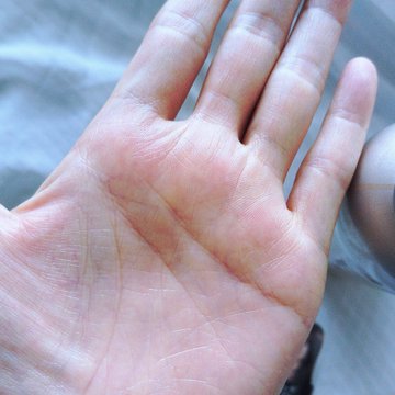 【PR】ビオリス    

ヒマワリオイル（※ヒマワリ種子油）でツヤ感をチャージするヘアオイルスプレー。  

ペアー＆ミュゲの香りがすごく好き♪