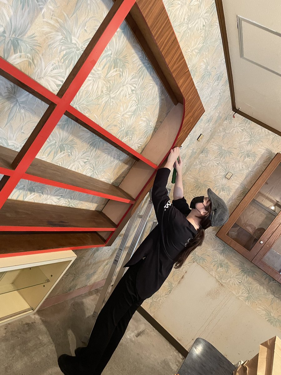 36____mimu's tweet image. バリアフリーbar meme(ﾐｰﾑ)作業3日目。

沖縄YouTuber【クロス屋しげおやじ】さんが床を担当してくれる事になりました⭐︎

撮影も入るそうなので動画もお楽しみにです〜！！☺️