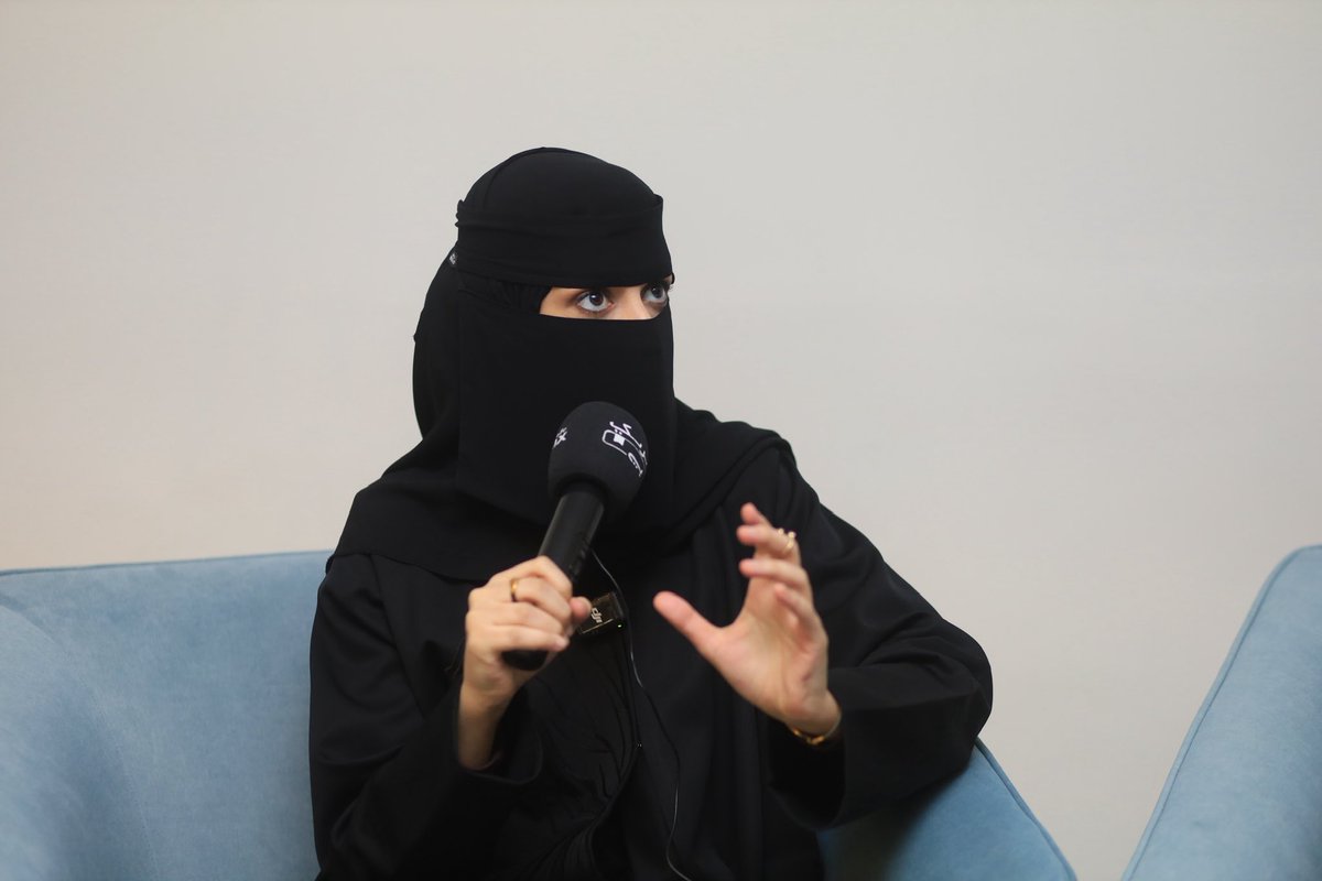 hap_mix's tweet photo. قدّمت الفنانة غدير عسيري للشريك الأدبي نموذجًا ثريًا من كوميكس الأدب العربي، واستعرضت آليات بنائه وعمق رموزه، بوصفه مثالًا حيًا على قدرة الكوميكس في إعادة تشكيل النص الأدبي وإضفاء بعد بصري يعمّق الفكرة ويمنحها حضورًا أكثر تأثيرًا.

#الشريك_الأدبي #مزيج_السعادة https://t.co/oaXcp62wR4