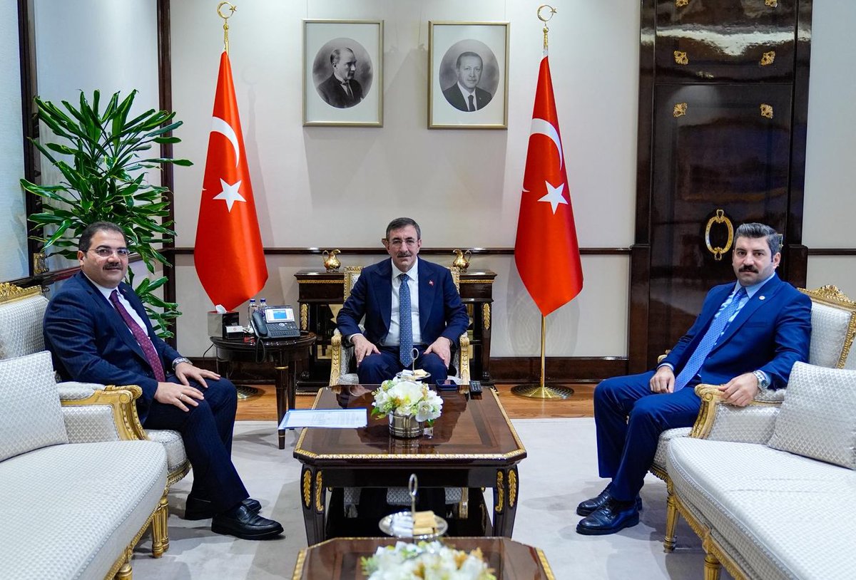 ibrahimeyyupogl's tweet image. Haliliye Belediye Başkanımız Sayın Mehmet Canpolat ile birlikte; Cumhurbaşkanı Yardımcımız Sayın Cevdet Yılmaz’ı ziyaret ederek Şanlıurfa’mızın yatırım önceliklerini kapsamlı şekilde değerlendirdik. 

Görüşme neticesinde, şehrimizin geleceğine değer katacak stratejik yatırımlar…