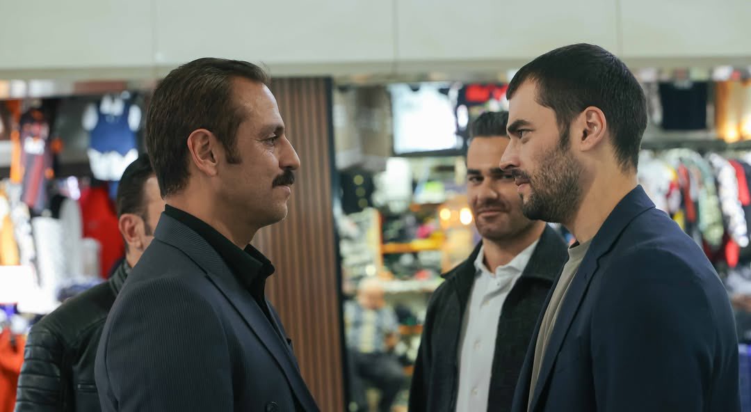 AkinSpain's tweet image. #Veliaht&apos;ın yeni bölümünde sırlar tek tek açığa çıktı! @veliahtdizi 

Show TV’de yayınlanan, FARO ve Gold Yapım imzalı ‘Veliaht’ dün akşam yayınlanan 11. bölümüyle izleyicileri ekran başına kilitledi. Yeni bölümde Reyhan’ın Timur ile birlikte bu hayattan kaçıp gitmek istemesi…