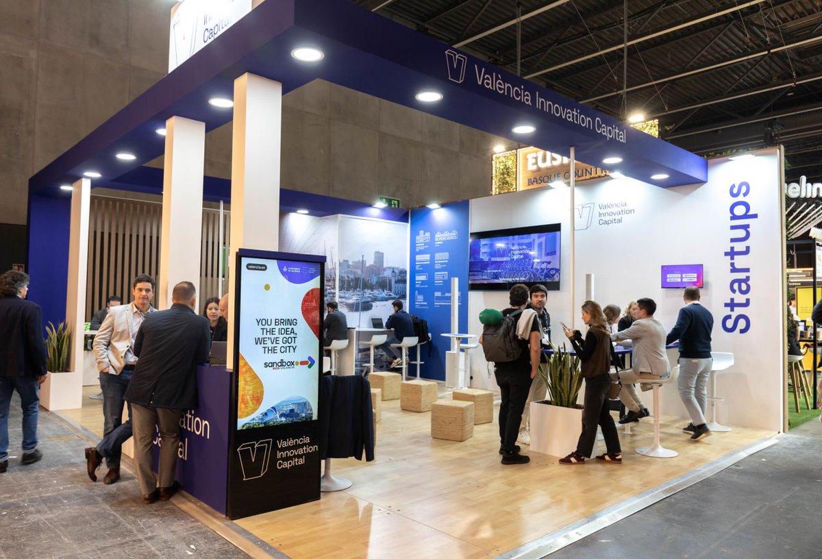 Startup_VLC's tweet image. 🙌 ¡Lleva tu startup al escenario global!

@VLCInnovation abre la convocatoria para seleccionar 16 startups para representar a Valencia en @4YFN_MWC 2026, durante el @MWCHub

🗓 Del 2 al 5 marzo
📌 Barcelona 

👉 Convocatoria abierta hasta el 10/12: valenciainnovationcapital.typeform.com/4YFN26-startup…