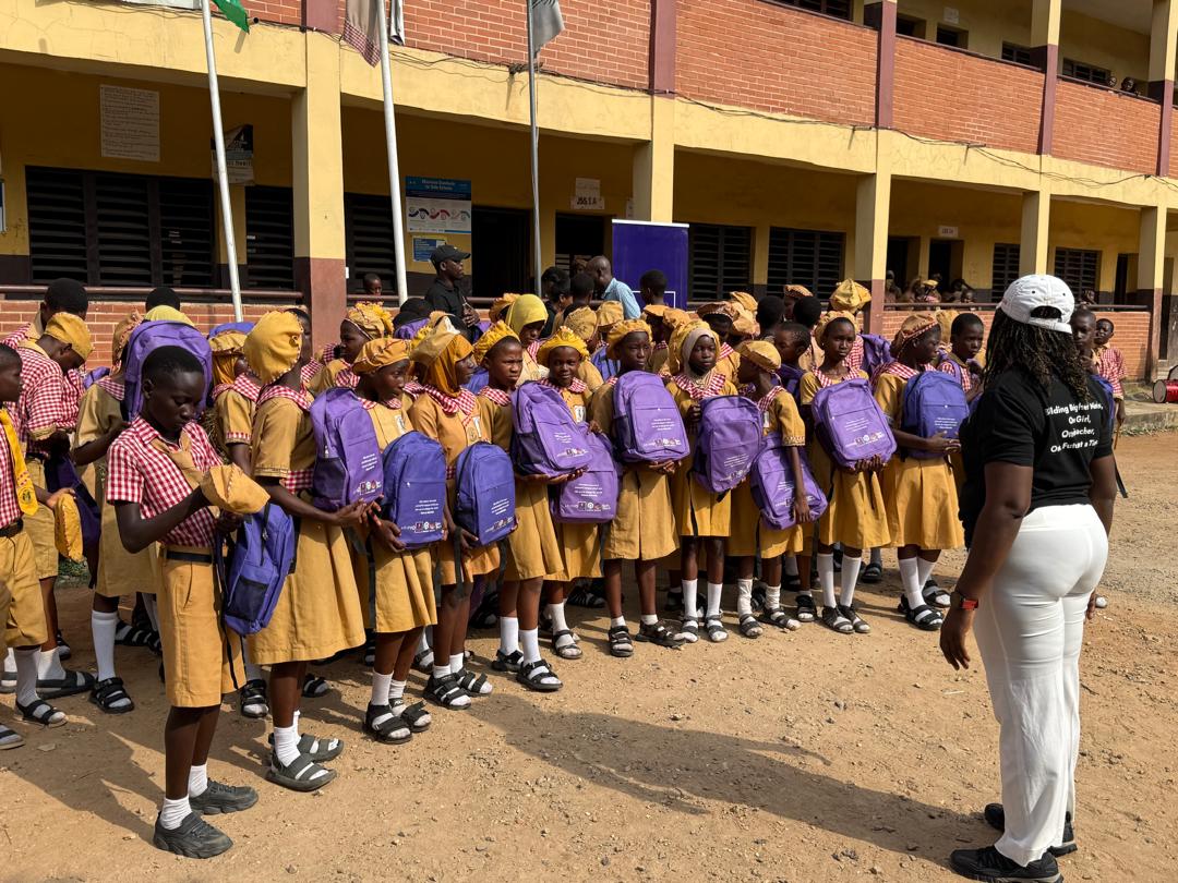 PolarisBankLtd's tweet image. Polaris Bank, in partnership with Evolve Charity Trust, continues its 2025 School Essentials Distribution, and yesterday, we spread joy at Opebi Junior Grammar School!

We delivered essential learning materials: sandals, uniforms, notebooks, pens, and school bags to support…