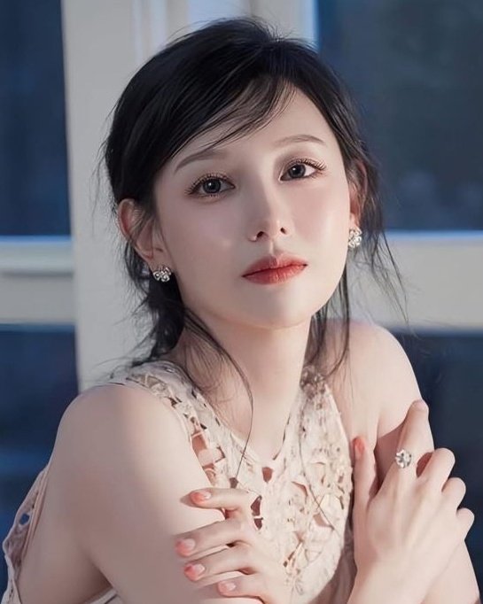 김지원 얼굴이 ㄹㅇ
형용할 수 없는 예쁨을 가지고 계심