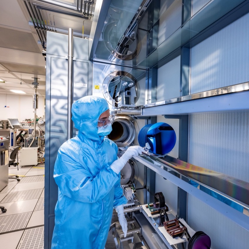 unisouthampton's tweet image. We are partnering with @Siemens to boost semiconductor innovation in the UK 🤝🏼

It will enable students, researchers, start-ups, and industry partners to develop the next generation of miniature sensors and devices used in modern tech.

Find out more 👉 southampton.pulse.ly/v0vwhpcp8t