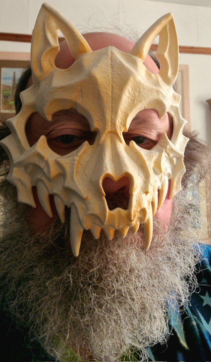 gnome_alice's tweet image. Just had my first shave in ages .
Before and after.
Do you think it&apos;s an improvement?;