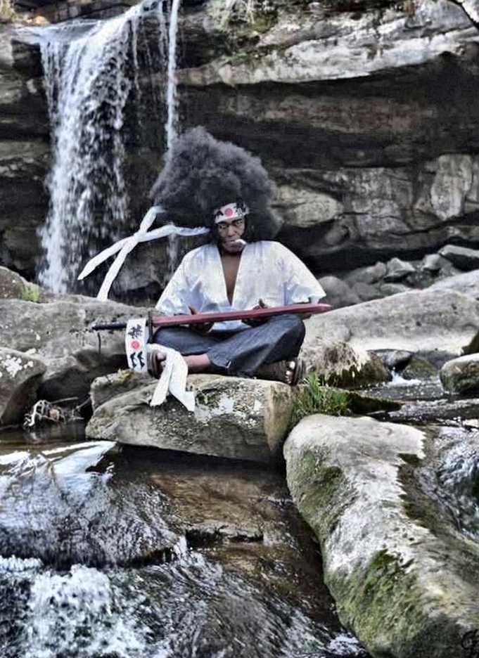 Just saw a beautiful Robin in my backyard today! It's amazing how these little birds bring so much joy and life to the garden. Spring is definitely on its way! #Robin