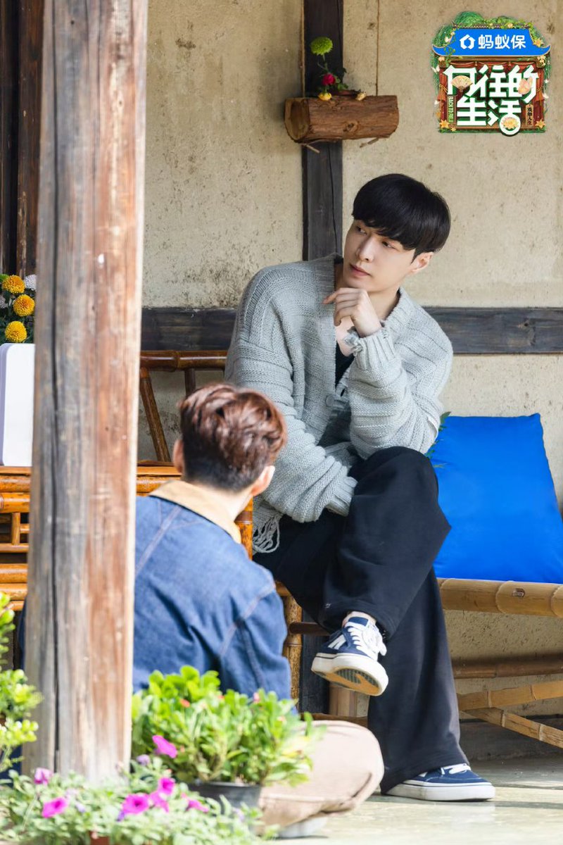cdrama_update's tweet photo. #ZhangYixing for #BacktoField S8
#Yixing #LayZhang #张艺兴
#向往的生活 https://t.co/6BCm9Dsj7I