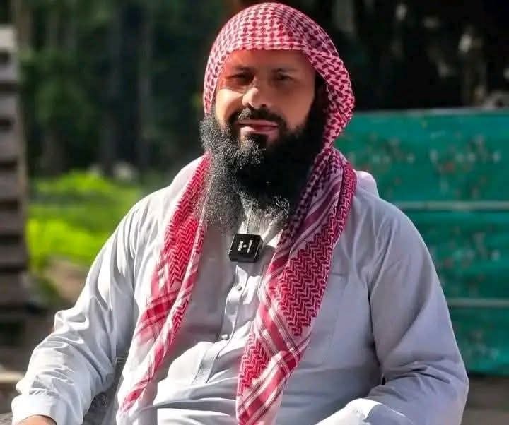 إنا لله وإنا إليه راجعون 
مقتل أحد نشطاء أهل الحديث في بيشاور قبل قليل. 
اللهم اغفر له وارحمه وأنزله منازل الشهداء. وانتقم من قاتليه.
كان نشطا في إبراز جهود علماء أهل الحديث في الرد على أهل الأهواء والخوارج.

ضمن تصفية المشايخ، وهذه سلسلة عهدناها في الساحة عندنا، وانتشرت اخيرا.