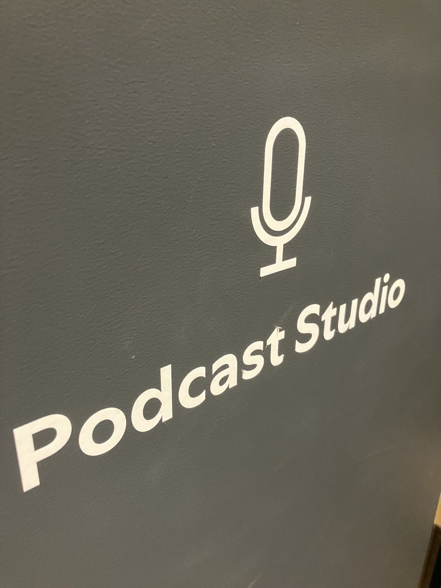 nasutokai's tweet image. 昨日はSpotify Japanオフィスにお邪魔してきました🙇

初めて他のPodcasterさんともオフラインで会話する機会があり、今の日本市場でのPodcastの盛り上がりを肌で感じました😂

Podcast収録専用のスタジオまであるのはさすがSpotifyさん