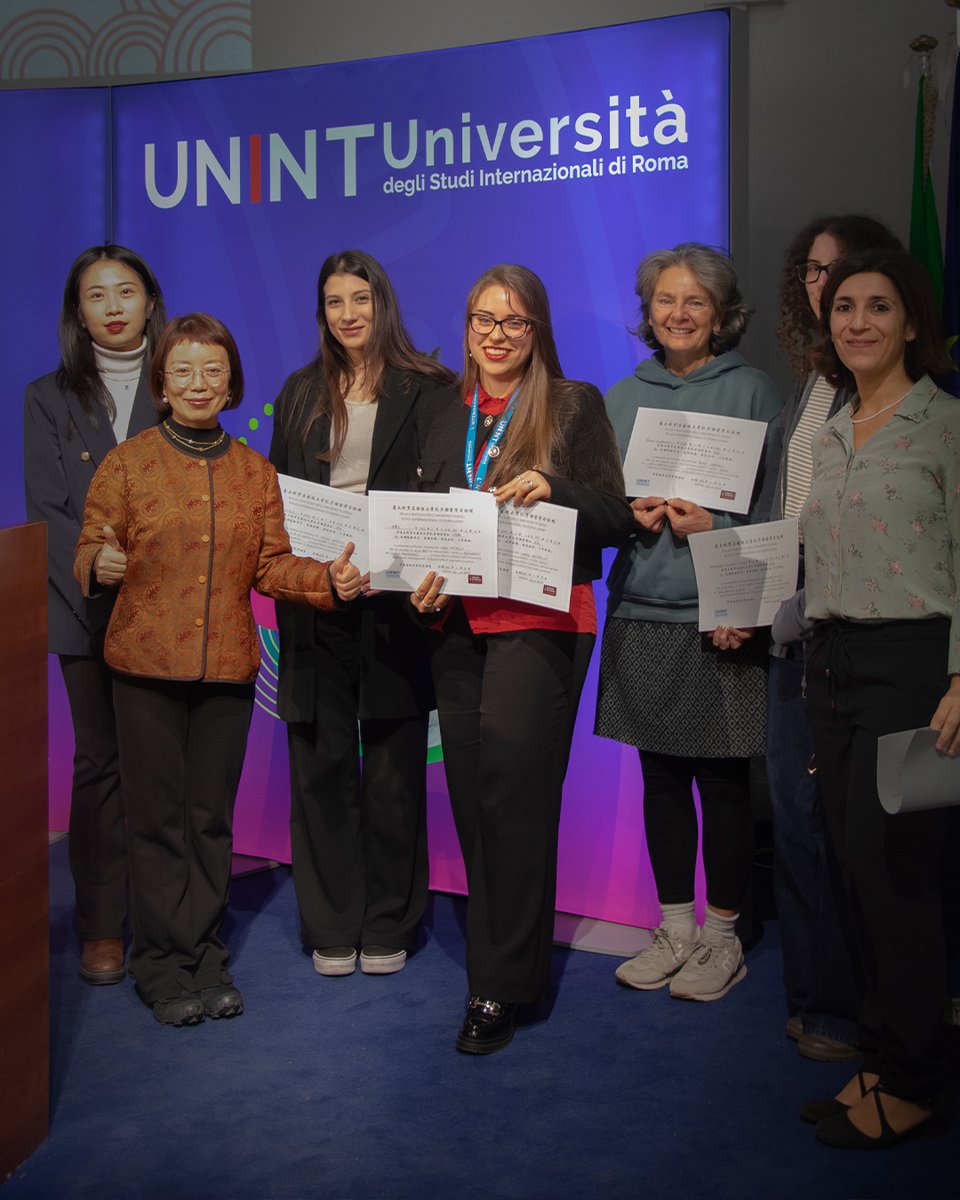 UnintUniversita's tweet image. Ieri abbiamo inaugurato l’Aula Confucio UNINT, svelandone la targa e celebrando l’apertura con saluti istituzionali, esibizioni musicali e la presentazione delle attività. A seguire, un carosello culturale tra calligrafia, musica, nodi cinesi e cerimonia del tè.