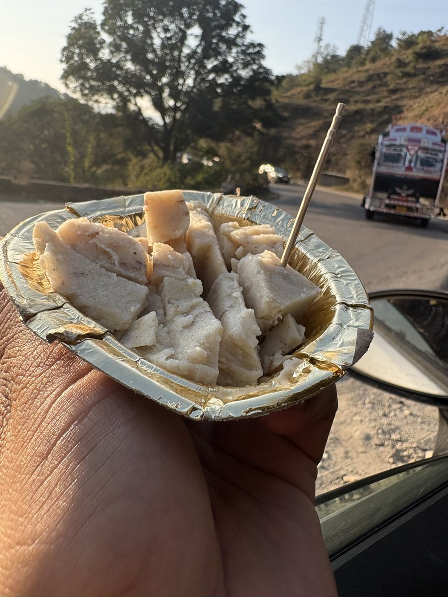 chandanrana_inc's tweet image. देसी खाओ, देसी जियो 
देसी खोलो, देसी बोलो ..... एस्क्रीम 

मलाई बर्फ / पहाड़ी कुल्फ़ी 

📍काँगड़ा सुरंग 

#VocalForLocal #Pahadi