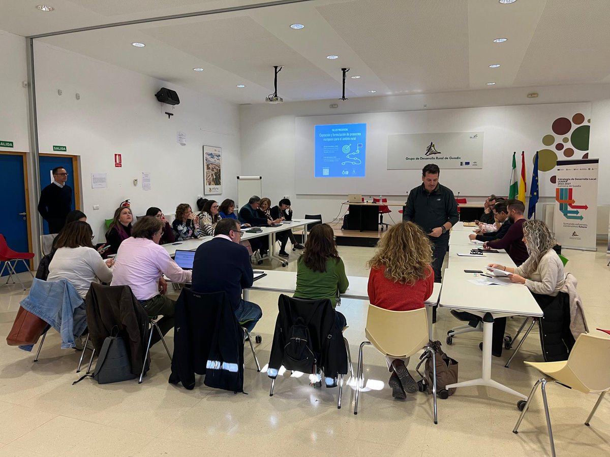 En la sede del GDR Comarca de Guadix se está celebrando hoy el primer taller presencial “Captación y formulación de proyectos europeos para el ámbito rural”, organizado por Andalucía Rural Asociación Para el Desarrollo Rural de Andalucía- ARA.
<a href="/AndaluciaR17258/">AndaluciaRural</a>