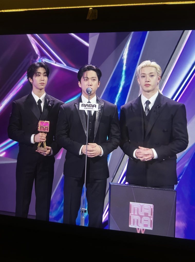 saekchilhaeee's tweet photo. GANTENG AMAY https://t.co/sn8scQ6gKb